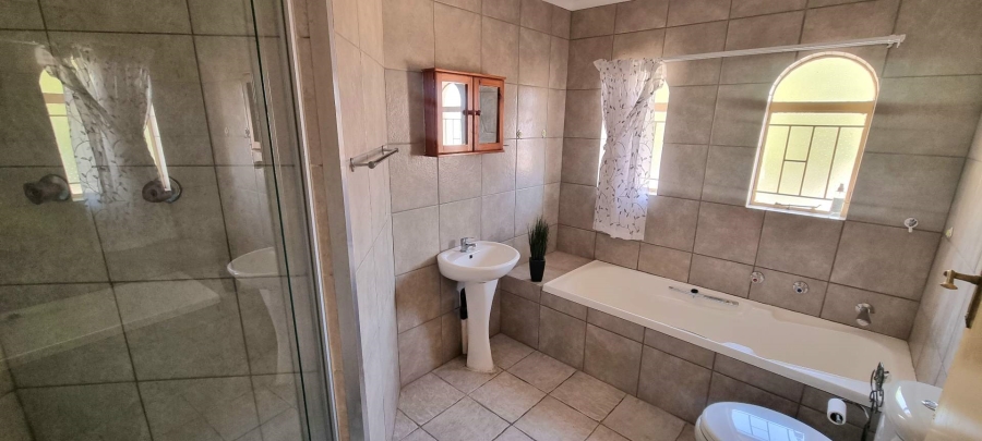 2 Bedroom Property for Sale in Heuwelsig Free State